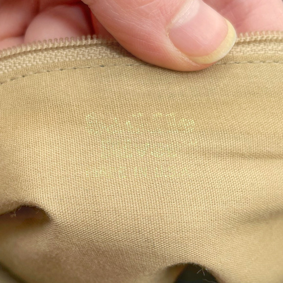 Saddle River Brown Faux Leather Paisley Flower Applique Frame Crossbody Bag - Picture 5 of 7